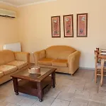 Athena's For Families, 50m From The Beach! Appartamento
