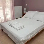 Athena's For Families, 50m From The Beach!