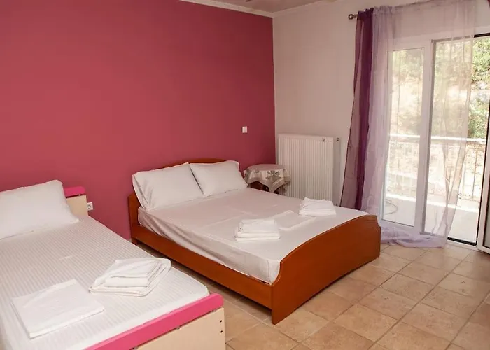 Athena's For Families, 50m From The Beach! *